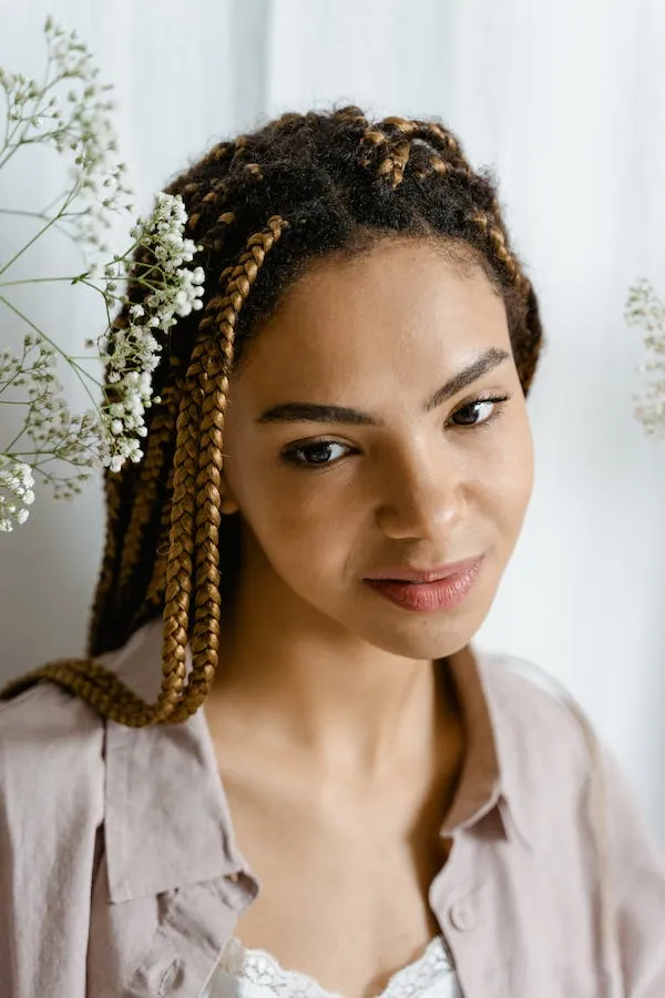 mixed brown and blonde box braids